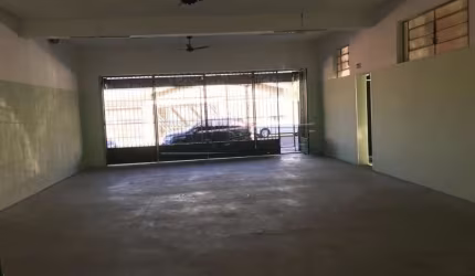 galpão comercial, paralela a Rua Allan Kardek