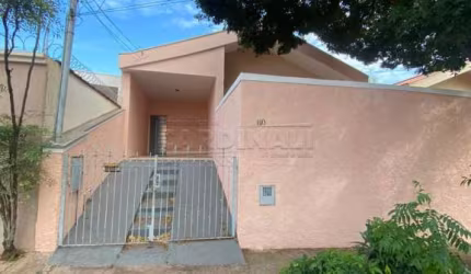 casa com 3 dormitórios sendo 1 suíte no Jardim Santa Paula em São Carlos.