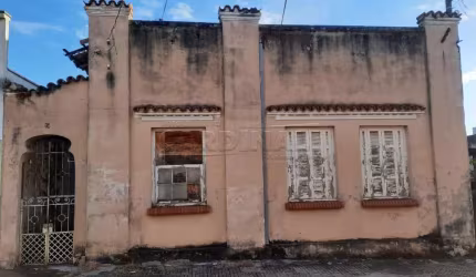 Casa padrão no centro
