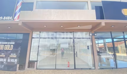 Comercial Sala / Salão com Condomínio em São Carlos