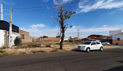 Comercial Terreno em São Carlos