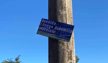 Terreno comercial no Jardim Universal em frente a Rod. Washington Luiz em Araraquara