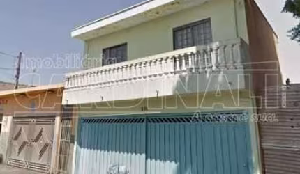 Casa sobrado com 4 dormitórios na Cidade Aracy próximo a Unidade de Saúde da Família em São Carlos