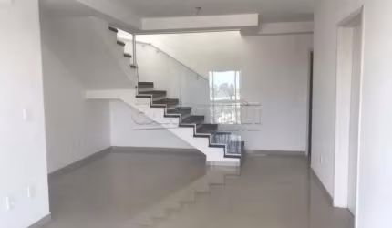 Excelente apartamento com cobertura de três quartos e suíte.