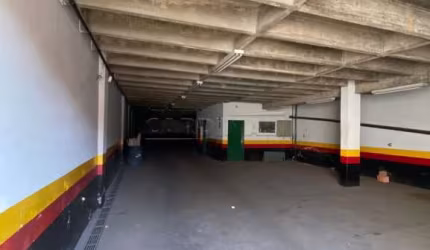 Salão comercial no centro de São Carlos com excelente localização.