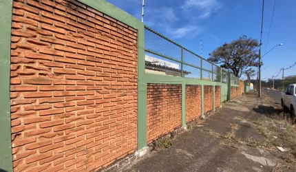 Comercial Galpão em São Carlos