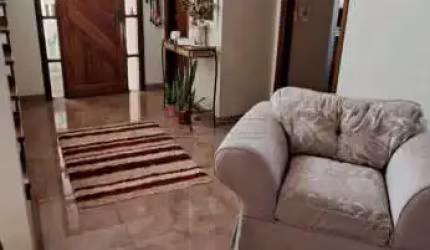 Ótima localização.
