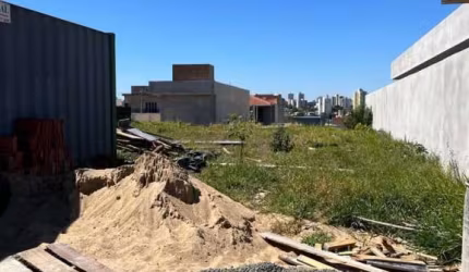 Terreno Padrão em São Carlos