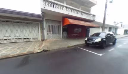 Casa sobrado com 2 dormitórios e 1 suíte no Jardim Ipanema próximo a Padaria Ipanema em São Carlos