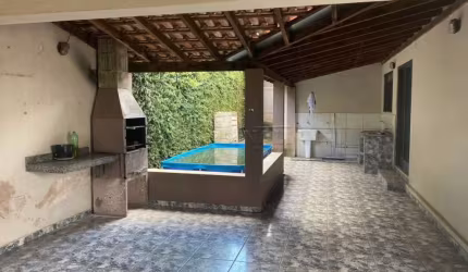 Casa com três dormitórios a venda na Popular em Ibaté - Imóvel por R$320.000,00