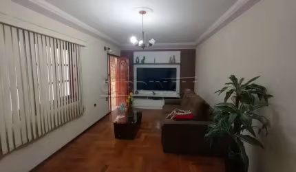 Ótimo casa de esquina no Santa Felícia