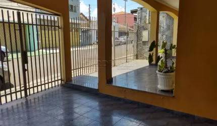 casa de quatro dormitórios sendo 2 suítes.