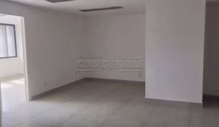 Comercial Sala / Salão com Condomínio em Campinas