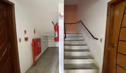 Apartamento de três dormitórios no Bairro Jóquei Clube