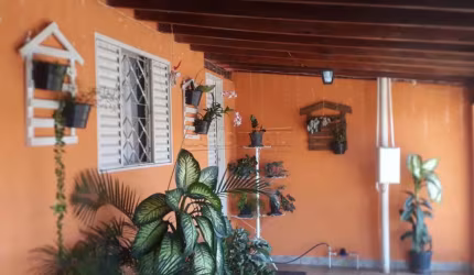 À Venda: Casa de 2 Dormitórios com edícula em Mariana, Ibaté, com Terreno Amplo de 290m² por R$470.000,00