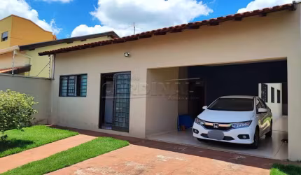 Ótima casa a venda no Jardim Botânico