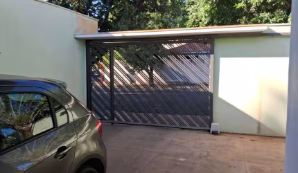 Casa com ótima localização