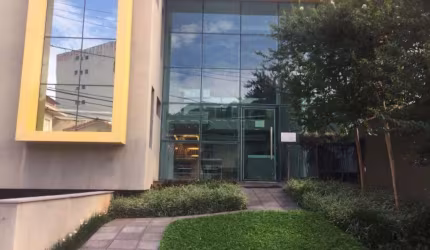 Comercial Sala / Salão com Condomínio em Campinas