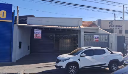 Casa com ótima localização