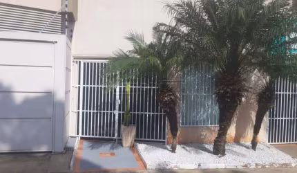 Comercial Sala / Salão com Condomínio em São Carlos