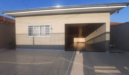 Linda Casa Reformada à Venda no Aparecidinha (Icaraí) ? 3 Dormitórios, R$424.000,00