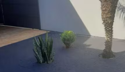 Casa com ótima localização