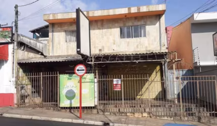 kitchnet na frente da rodoviária.
