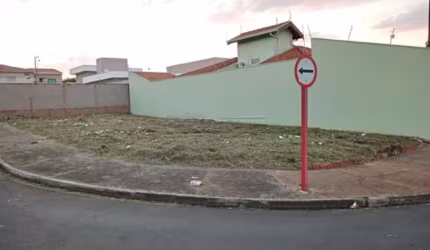 Lote de esquina com 253,27m² com excelente valor