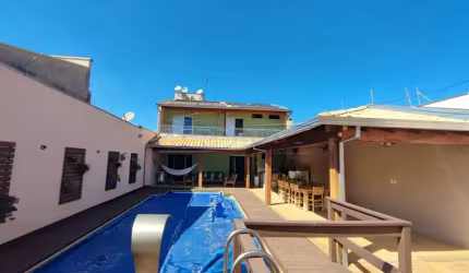 Lindo sobrado com área de lazer completa
