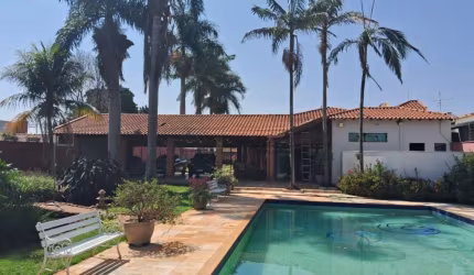 Linda casa com piscina