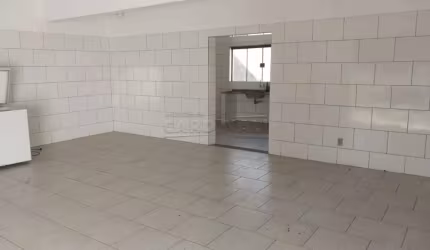 Casa com salão comercial individuais