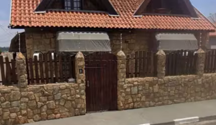 Casa de Esquina com 4 Quartos, Piscina e Área Gourmet à Venda em Ibaté - Santa Terezinha