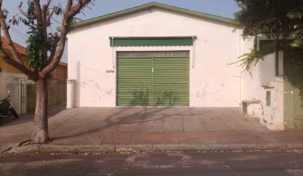 Casa Residencial com Salão Comercial