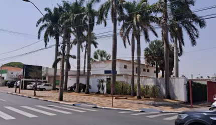 Prédio comercial na melhor e mais movimentada esquina da cidade, Rua mais movimentada da cidade