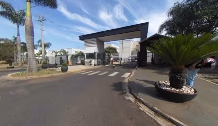 Apartamento de dois dormitórios mobiliado no Parque Fehr.