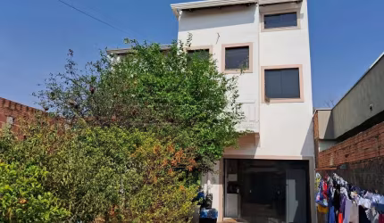 Sobrado com 02 suítes, ótima localização