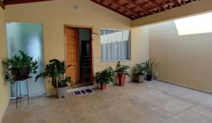 Casa à venda em São Carlos - Vila Nery, próximo à Escola Militão
