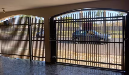 Casa à Venda no Encanto do Planalto ? 2 Quartos, 2 Vagas, Ar-Condicionado ? R$340.000,00