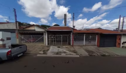Imóvel Bem localizado, Seguro e Pronto para Morar, Muitos Comércios Próximos e Fácil acesso a Rodovia.