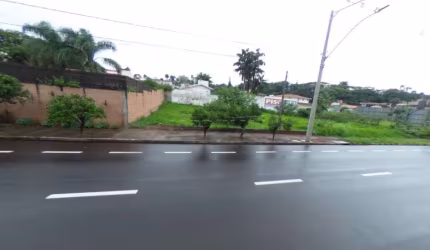 Terreno Muito Bem Localizado e Plano Pronto para Construir.