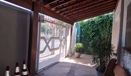 Casa com perfil comercial e residencial com localização privilegiada