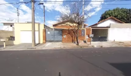 Casa de dois dormitórios sendo dois suítes próximo a UFSCAR