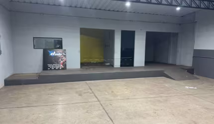 Salao amplo com ótima localização, não perca esta oportunidade