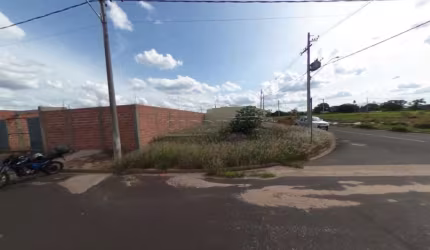 Imóvel bem localizado e fácil acesso a Rua Principal.