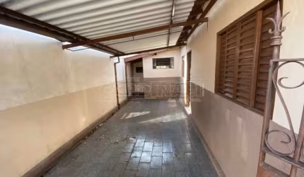 Imovel muito bem localizado na rua principal bem próximo da portaria