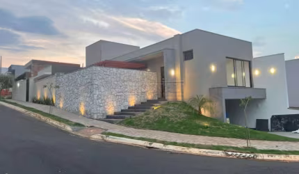 Casa em condomínio de esquina com vista livre, lindo acabamento