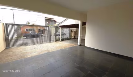 Casa com localização espetacular, com lindo acabamento e estrutura de primeira qualidade