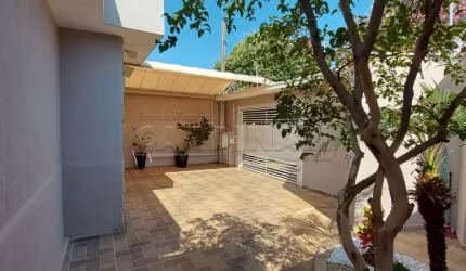 Imóvel assobradado Residencial completo de armários planejados no Bairro Cambuy
