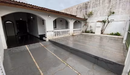 Imóvel Muito bem Localizado, próximo de comércios é fácil acesso ao centro da Cidade.