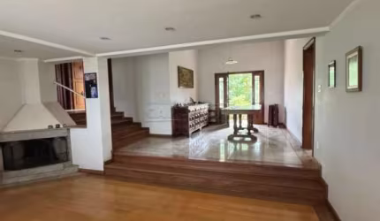 Casa Sobrado Condomínio em São Carlos